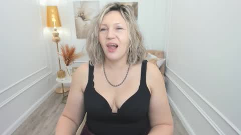 ninastarle online show from March 26, 2026, 4:18 am