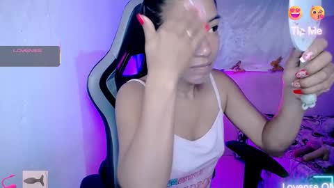 Snapshot of ninatinydoll1 chatting on October 21, 2025, 10:27 am ninatinydoll1 online show from October 21, 2025, 10:27 am