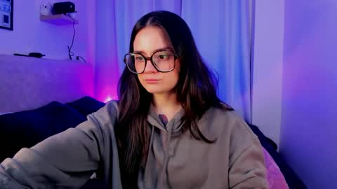 ninavolkov online show from October 1, 2025, 11:33 pm