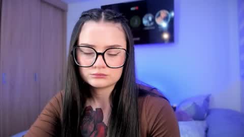 ninavolkov online show from April 6, 2026, 11:27 pm