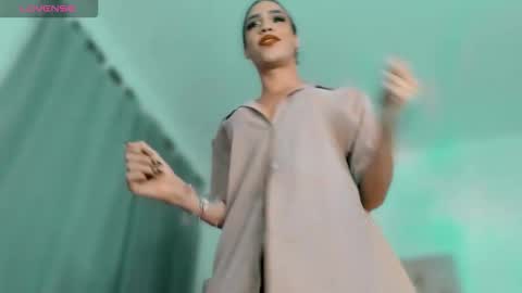 Ninon Beart online show from February 22, 2026, 1:51 am