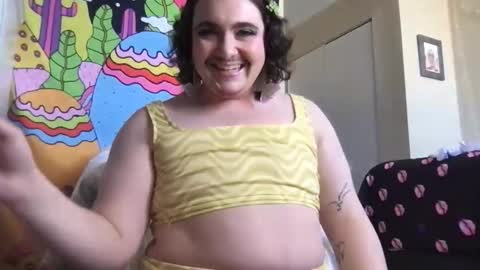 nipplelessalien online show from April 23, 2026, 7:49 pm
