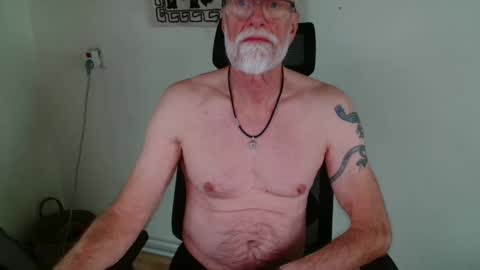 Snapshot of nipplesilverdad55 chatting on November 19, 2025, 11:43 am nipplesilverdad55 online show from November 19, 2025, 11:43 am
