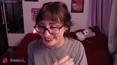 Nixxie  online show from November 6, 2025, 1:39 am