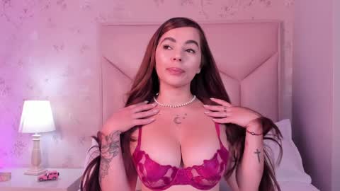   ambarsulliva  online show from February 4, 2025, 11:49 am