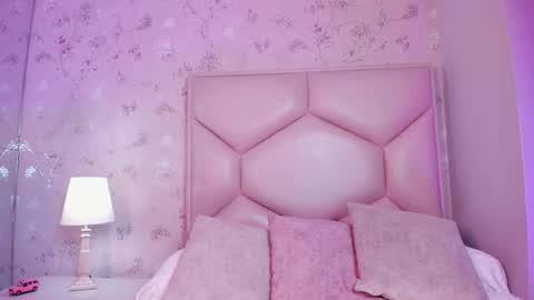   ambarsulliva  online show from November 26, 2025, 11:33 am