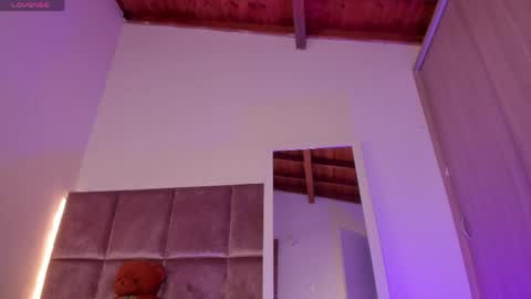 Sara  online show from April 16, 2026, 3:29 am