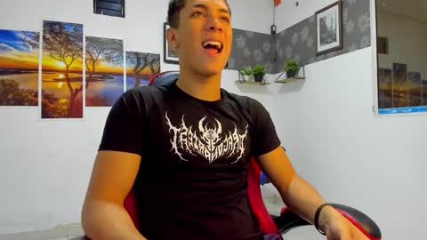 noah_flynn1 online show from February 4, 2026, 10:32 am