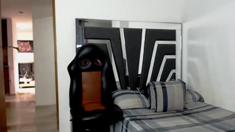 Noah Harris01 online show from October 24, 2025, 12:01 pm