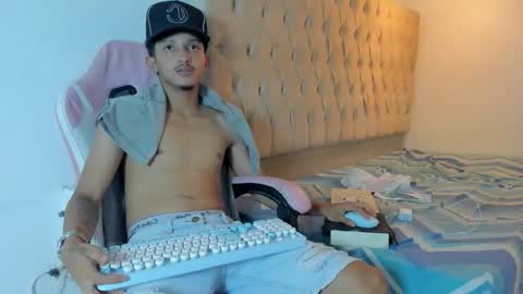 noah_jacksxn online show from June 2, 2026, 8:16 am