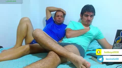 noah_meyer_ online show from November 6, 2025, 2:23 am