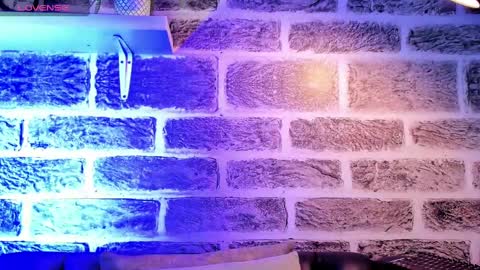    online show from September 28, 2025, 12:54 pm