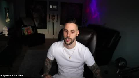 Noah Fitt online show from April 16, 2026, 2:56 am