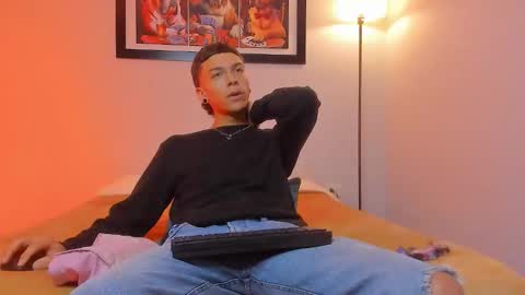 noahh_sky online show from March 30, 2026, 3:40 am