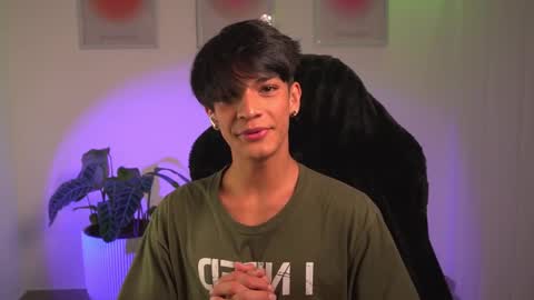 Noah     online show from February 22, 2025, 10:52 pm