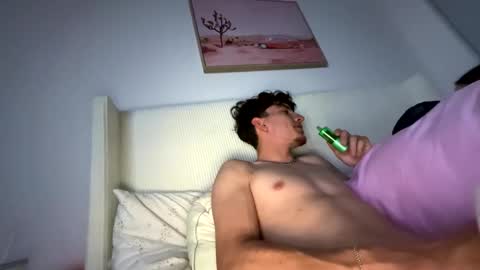 Snapshot of noahlynx chatting on April 9, 2026, 6:52 am noahlynx online show from April 9, 2026, 6:52 am