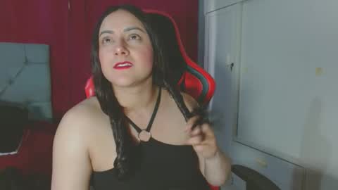 Noamartin online show from October 21, 2025, 10:32 pm