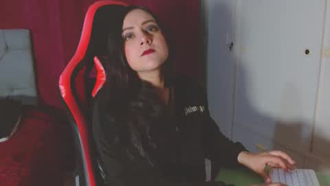 Noamartin online show from December 2, 2025, 10:49 pm