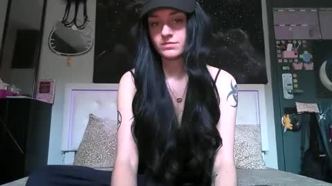 Noelle online show from April 16, 2026, 5:47 pm
