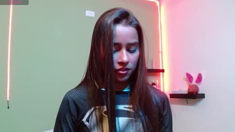 Noha Thomson online show from January 24, 2025, 6:04 pm