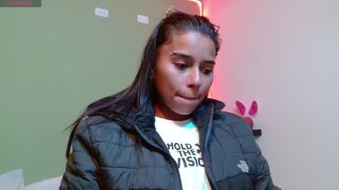 Noha Thomson online show from January 28, 2025, 8:15 pm