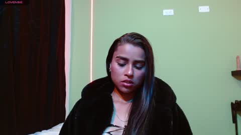 Noha Thomson online show from February 1, 2025, 11:37 pm