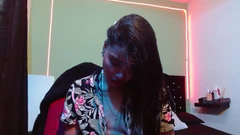 Noha Thomson online show from October 23, 2025, 6:17 pm