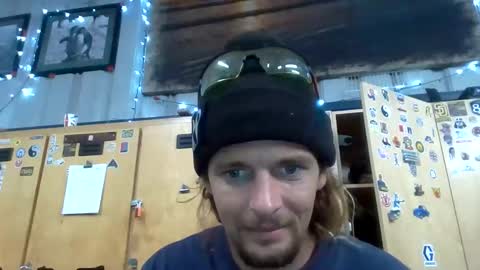 nomadicouple online show from November 9, 2025, 12:20 am