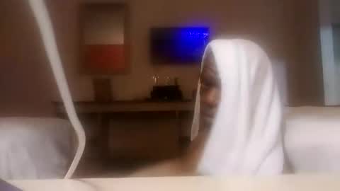 nomnom1970 online show from October 9, 2025, 10:57 am