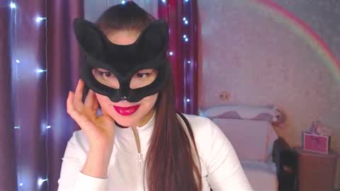 Send message when u here online show from October 8, 2025, 8:17 pm