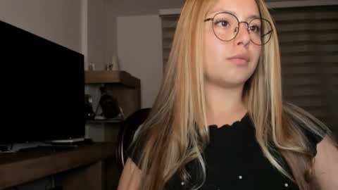 Ara online show from October 18, 2025, 8:59 am