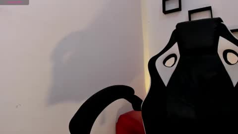 Nora online show from September 11, 2025, 6:52 pm