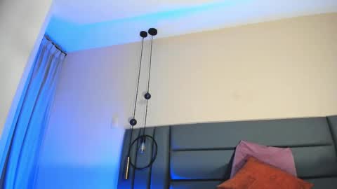 Nora Da Silva online show from November 8, 2025, 11:14 pm