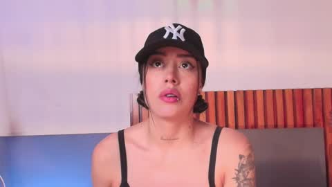 Nora Da Silva online show from December 2, 2025, 1:28 pm