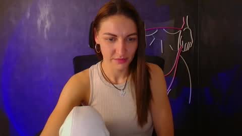 Nora online show from October 6, 2025, 9:45 pm