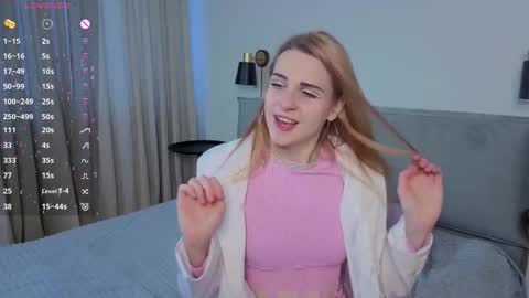 Elina online show from November 4, 2025, 10:47 am