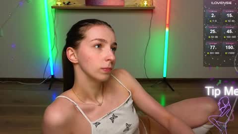 Hello My name is Helene NTMU  Finger up if u like what u see online show from January 24, 2025, 5:21 pm