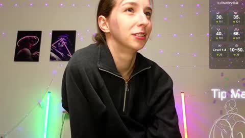 Hello My name is Helene NTMU  Finger up if u like what u see online show from February 5, 2025, 5:09 pm