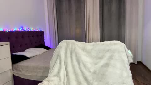 Tina online show from November 27, 2025, 9:28 pm