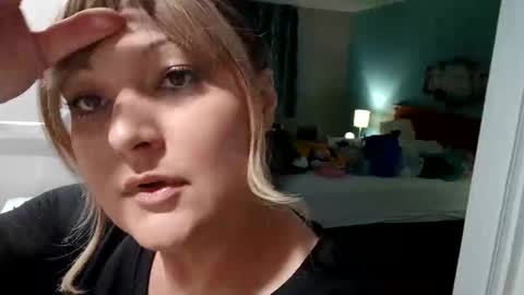 Snapshot of notouchmami chatting on September 21, 2025, 9:00 am notouchmami online show from September 21, 2025, 9:00 am