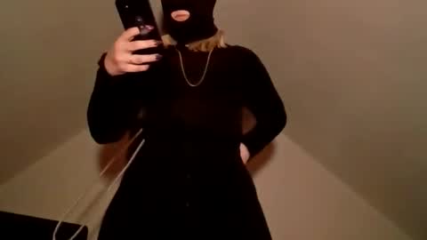 Snapshot of notouchmami chatting on January 7, 2026, 11:56 am notouchmami online show from January 7, 2026, 11:56 am