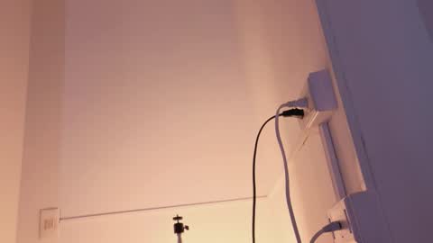 Nova Salvatore online show from February 8, 2026, 3:54 am