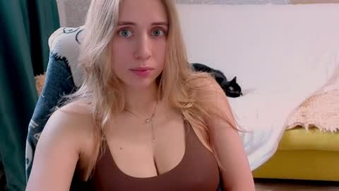 Snapshot of nova_sun chatting on May 29, 2026, 1:42 pm Mary online show from May 29, 2026, 1:42 pm