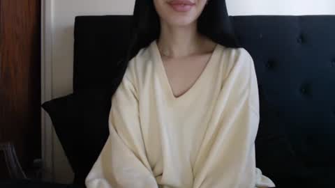 Olivia online show from November 23, 2025, 4:40 pm