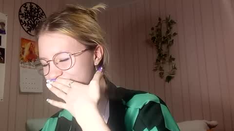 Sari  It is my first day  online show from February 25, 2026, 3:10 pm