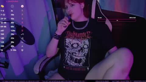 Snapshot of nptttps chatting on April 1, 2026, 3:42 pm Mark online show from April 1, 2026, 3:42 pm