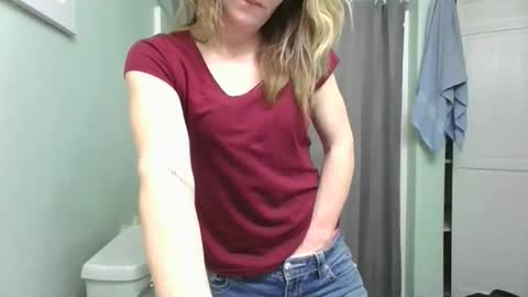 nudenene22 online show from April 3, 2026, 7:06 am