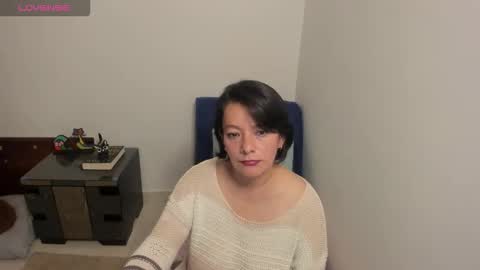 nuit_rose online show from September 25, 2025, 1:53 am