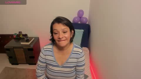 nuit_rose online show from November 5, 2025, 2:11 am