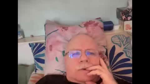 nukiss online show from March 9, 2025, 1:04 pm